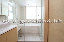 SAI KUNG Renovated Lawn Garden Village House For Sale