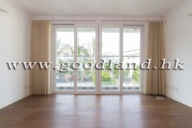 SAI KUNG Renovated Lawn Garden Village House For Sale