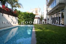 SAI KUNG Renovated Lawn Garden Village House For Sale
