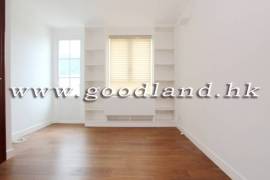 SAI KUNG Renovated Lawn Garden Village House For Sale