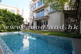 SAI KUNG Renovated Lawn Garden Village House For Sale