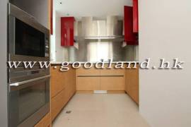 SAI KUNG Renovated Lawn Garden Village House For Sale