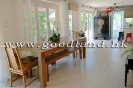 SAI KUNG Beachside Lawn Garden Village House For Sale
