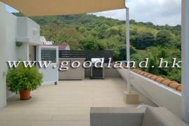 SAI KUNG Beachside Lawn Garden Village House For Sale