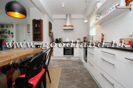 SAI KUNG Lower Duplex Garden House For Sale