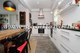 SAI KUNG Lower Duplex Garden House For Sale