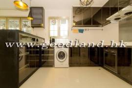 SAI KUNG Convenient Village House For Sale | Garden & Helper Room