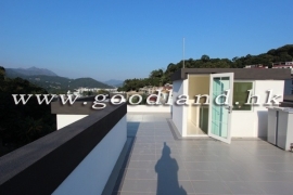 SAI KUNG Newly Renovated Village House For Sale | Greenery Setting