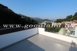 SAI KUNG Newly Renovated Village House For Sale | Greenery Setting