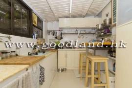 SAI KUNG Village House For Sale | Close to Town & High Ceiling