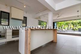 SAI KUNG Detached Corner House For Sale | Pool Complex & Terrace