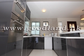 SAI KUNG Renovated Village House For Sale | Sea View & Garden