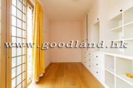 SAI KUNG Managed Complex Village House For Sale | Deeded Parking