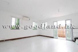 SAI KUNG Lower Duplex For Sale | Lovely Garden & Convenient Location