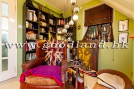 SAI KUNG Village House For Sale | Close to Town with Front Yard