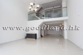 SAI KUNG Sea View Village House For Sale | High Ceiling & Garden View