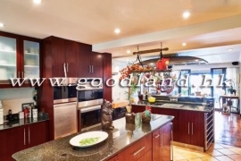 SAI KUNG Twin Villa For Sale | Huge Garden & Multi Parking