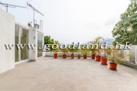 SAI KUNG Village House For Sale | Communal Pool & Garden