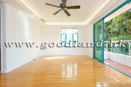 SAI KUNG Village House For Sale | Communal Pool, Parking & Spacious Layout