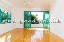 SAI KUNG Village House For Sale | Communal Pool, Parking & Spacious Layout