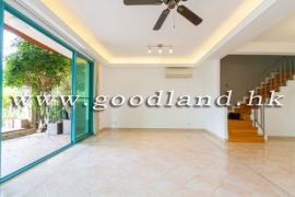 SAI KUNG Village House For Sale | Communal Pool, Parking & Spacious Layout