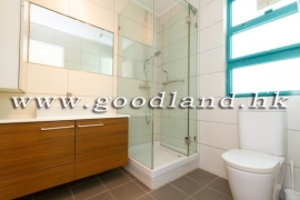 SAI KUNG Village House For Sale | Communal Pool, Parking & Spacious Layout