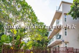 SAI KUNG Renovated Village House For Sale | Lawn Garden & Greenery View