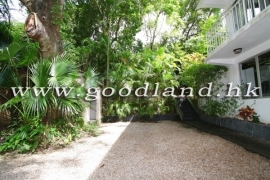 SAI KUNG Village House For Sale | Huge Garden &amp; Private Gate Parking