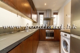 SAI KUNG Village House For Sale | Huge Garden &amp; Private Gate Parking
