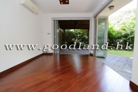 SAI KUNG Village House For Sale | Huge Garden &amp; Private Gate Parking