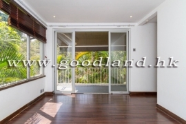 SAI KUNG Village House For Sale | Huge Garden &amp; Private Gate Parking