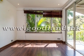 SAI KUNG Village House For Sale | Huge Garden &amp; Private Gate Parking