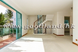 SAI KUNG Village House For Sale | Mid-Level Complex, Communal Pool &amp; Nice Garden