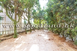 SAI KUNG Village House For Sale | Mid-Level Complex, Communal Pool &amp; Nice Garden