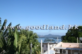SAI KUNG Village House For Sale | Mid-Level Complex, Communal Pool &amp; Nice Garden