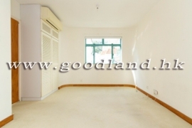 SAI KUNG Village House For Sale | Mid-Level Complex, Communal Pool &amp; Nice Garden