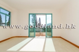 SAI KUNG Village House For Sale | Mid-Level Complex, Communal Pool &amp; Nice Garden