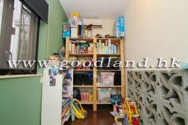 SAI KUNG Village House For Sale | Close To Town, Renovated Kitchen & 2 Parking Spaces