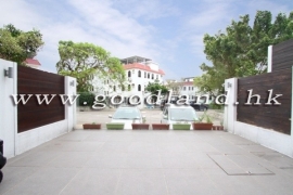 SAI KUNG Village House For Sale | Close To Town, Renovated Kitchen & 2 Parking Spaces
