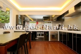 SAI KUNG Village House For Sale | Close To Town, Renovated Kitchen & 2 Parking Spaces