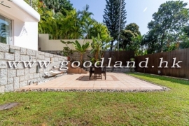 SAI KUNG Detached Village House For Sale | Lawn Garden, Deeded Parking & Communal Pool