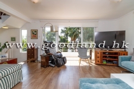 SAI KUNG Detached Village House For Sale | Lawn Garden, Deeded Parking & Communal Pool