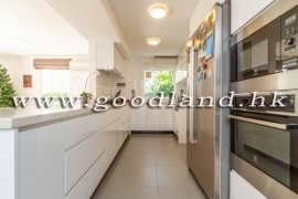 SAI KUNG Detached Village House For Sale | Lawn Garden, Deeded Parking & Communal Pool