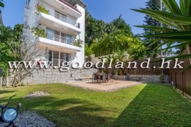 SAI KUNG Detached Village House For Sale | Lawn Garden, Deeded Parking & Communal Pool