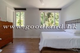 SAI KUNG Detached Village House For Sale | Lawn Garden, Deeded Parking & Communal Pool