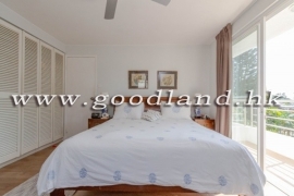 SAI KUNG Detached Village House For Sale | Lawn Garden, Deeded Parking & Communal Pool