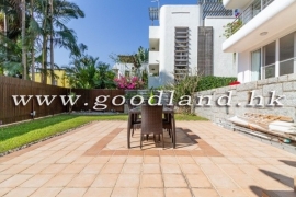 SAI KUNG Detached Village House For Sale | Lawn Garden, Deeded Parking & Communal Pool