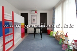 SAI KUNG Detached Village House For Sale | Close To Town, Huge Fenced Garden & 4 En-Suites