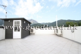 SAI KUNG Detached Village House For Sale | Close To Town, Huge Fenced Garden & 4 En-Suites