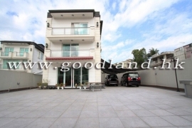 SAI KUNG Detached Village House For Sale | Close To Town, Huge Fenced Garden & 4 En-Suites